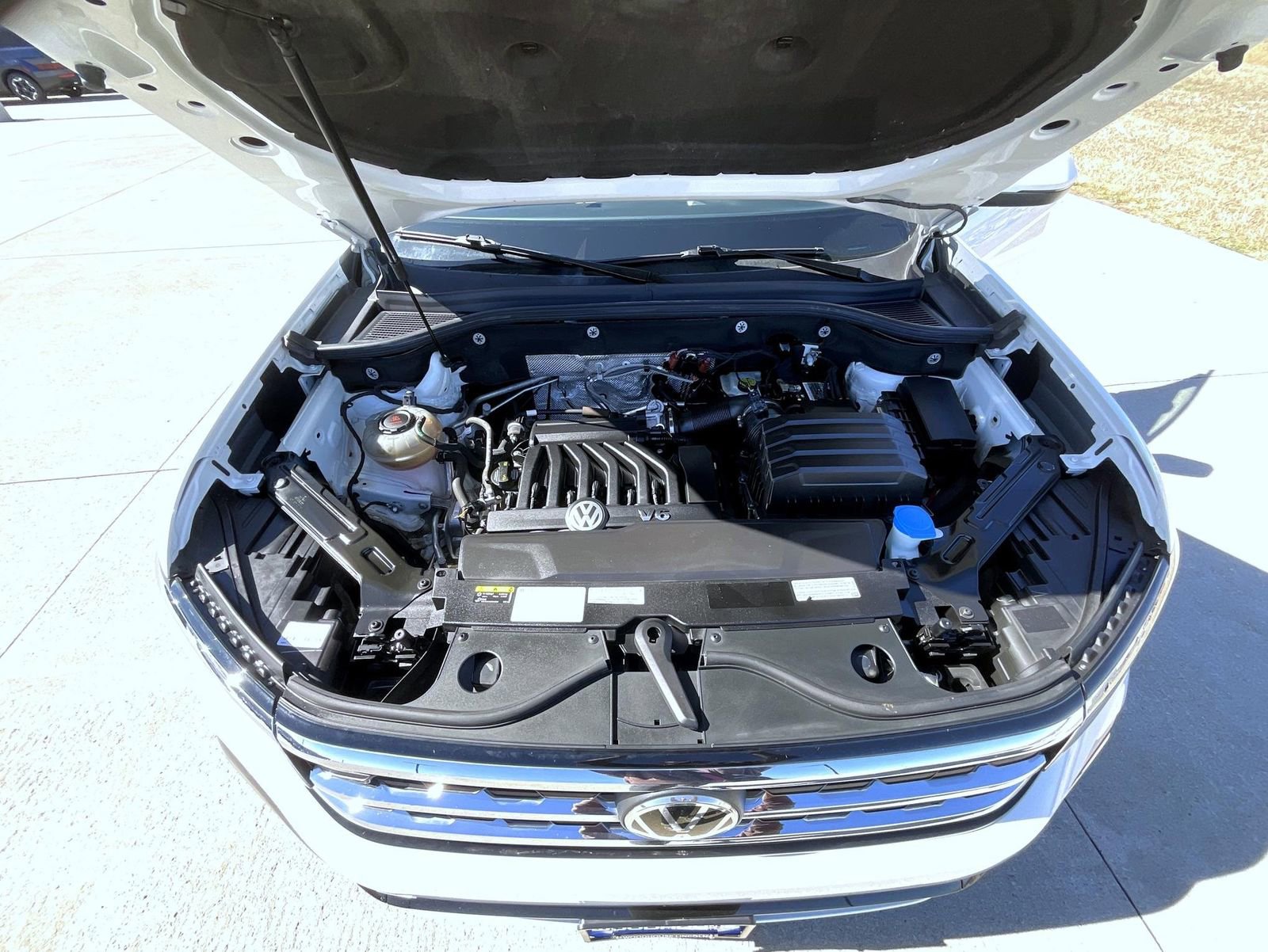 Used 2021 Volkswagen Atlas Cross Sport SE w/ Panoramic Sunroof Package image 24