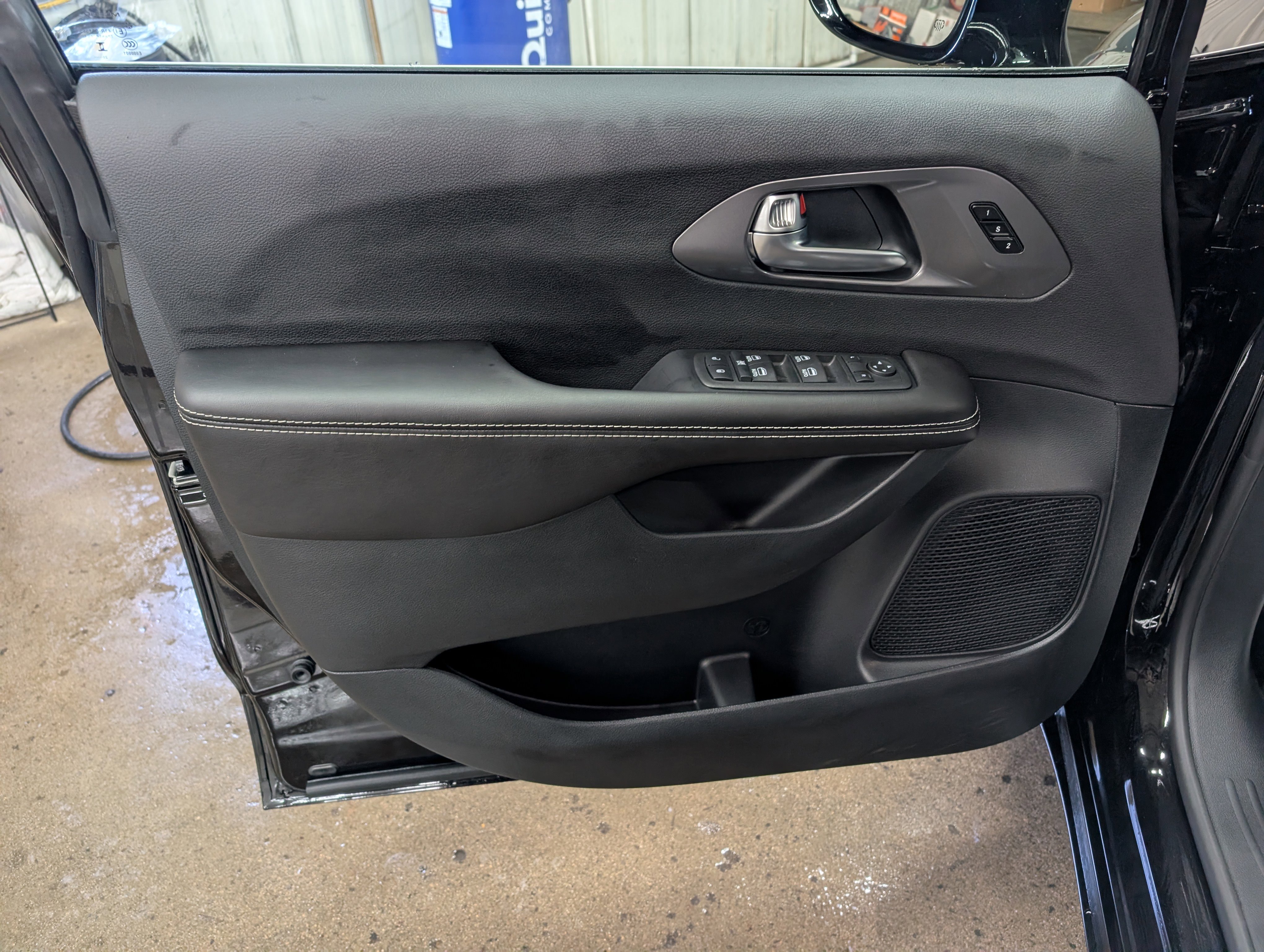 New 2026 Chrysler Pacifica Select image 14