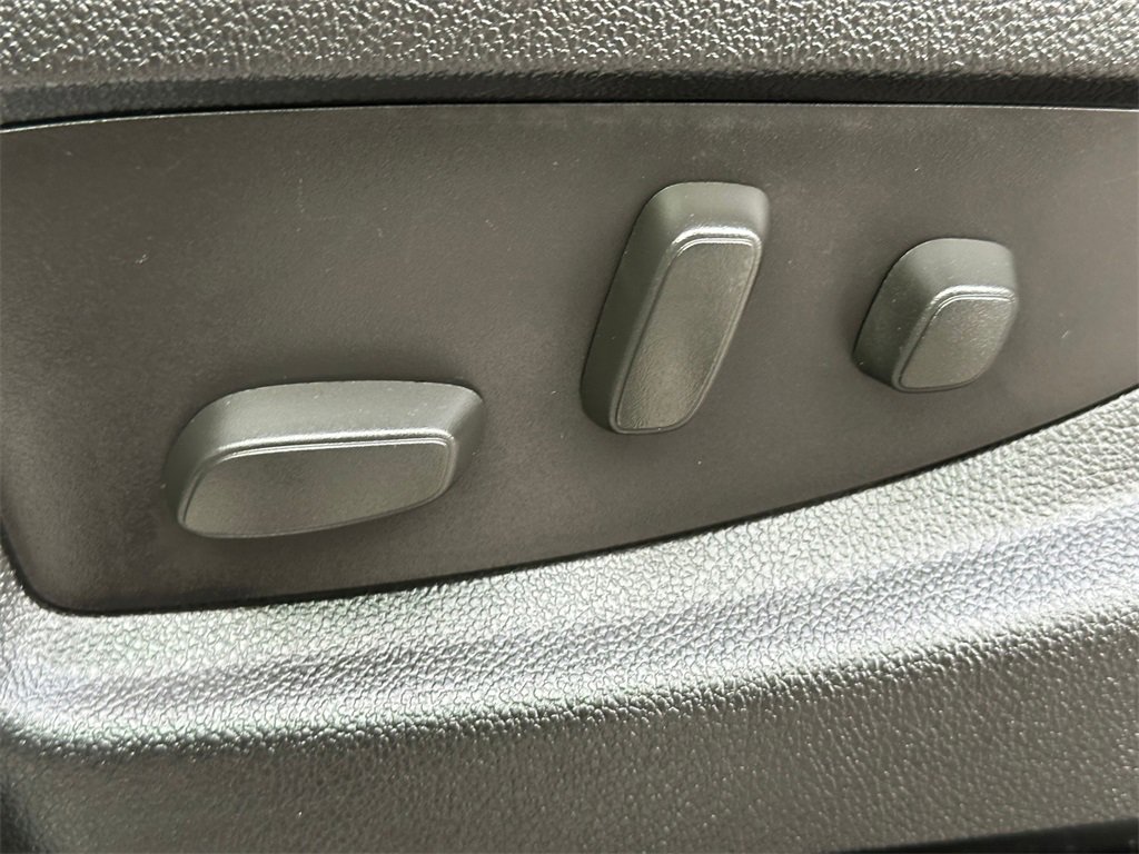 Used 2015 GMC Sierra 3500 Denali w/ Duramax Plus Package image 23