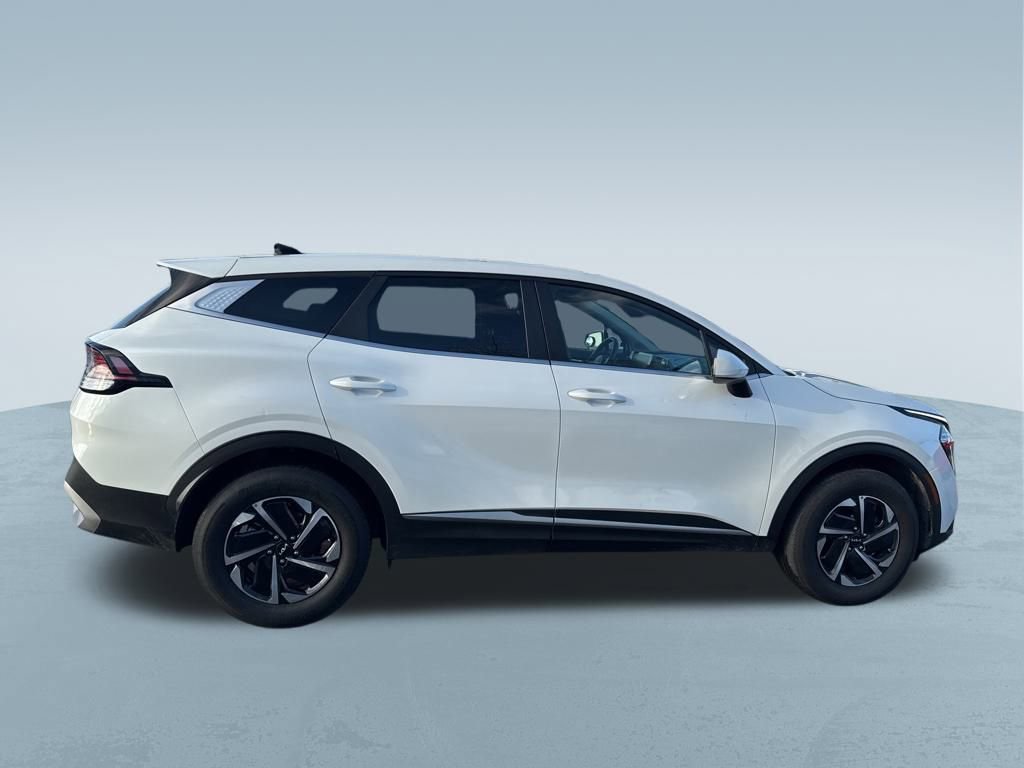 Used 2023 Kia Sportage LX image 9