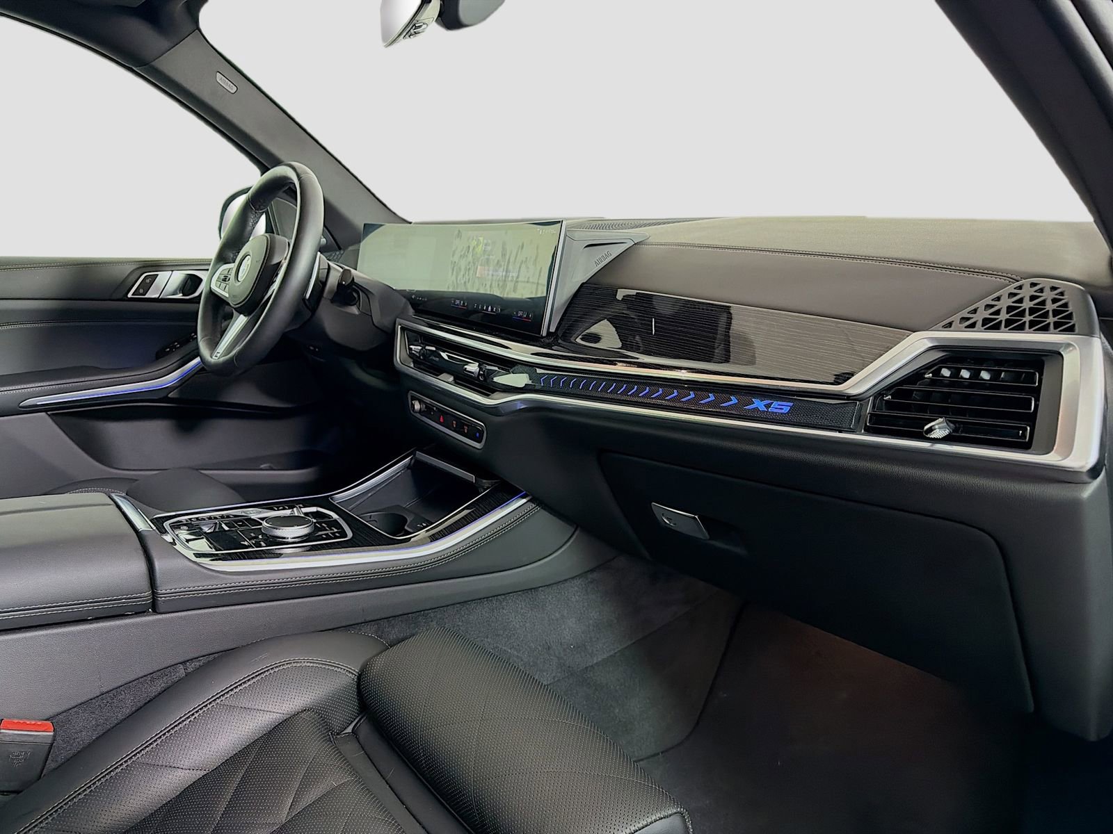 Used 2026 BMW X5 xDrive40i w/ M Sport Package image 31