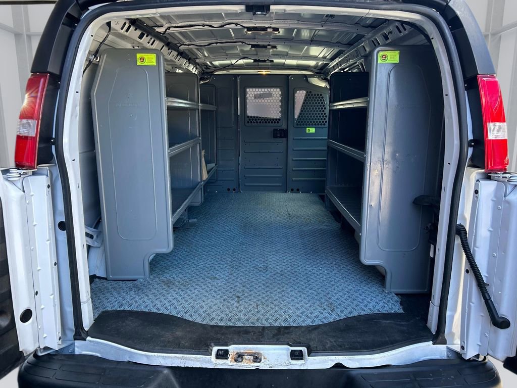 Used 2020 Chevrolet Express 3500 w/ Driver Convenience Package RWD image 13