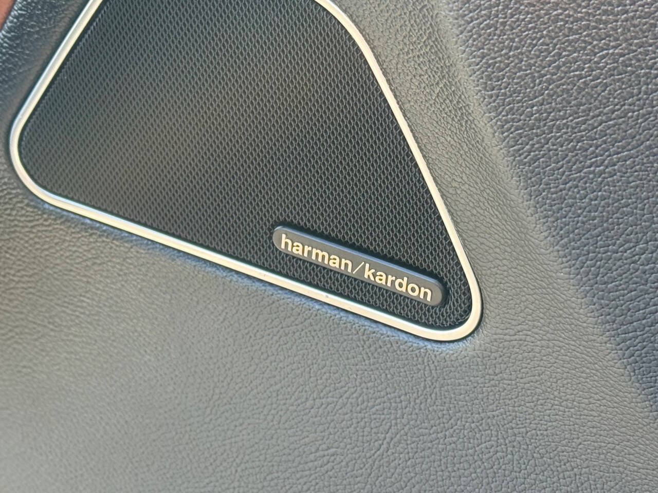 Used 2019 Maserati Levante AWD/4WD image 16
