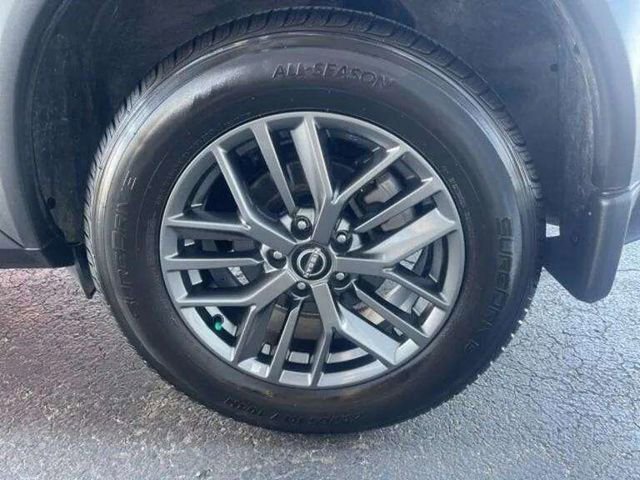 Used 2023 Nissan Rogue S AWD/4WD image 11