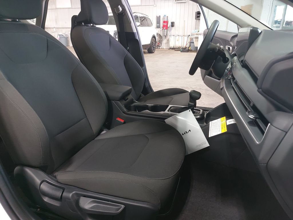 New 2026 Kia K4 FWD image 10