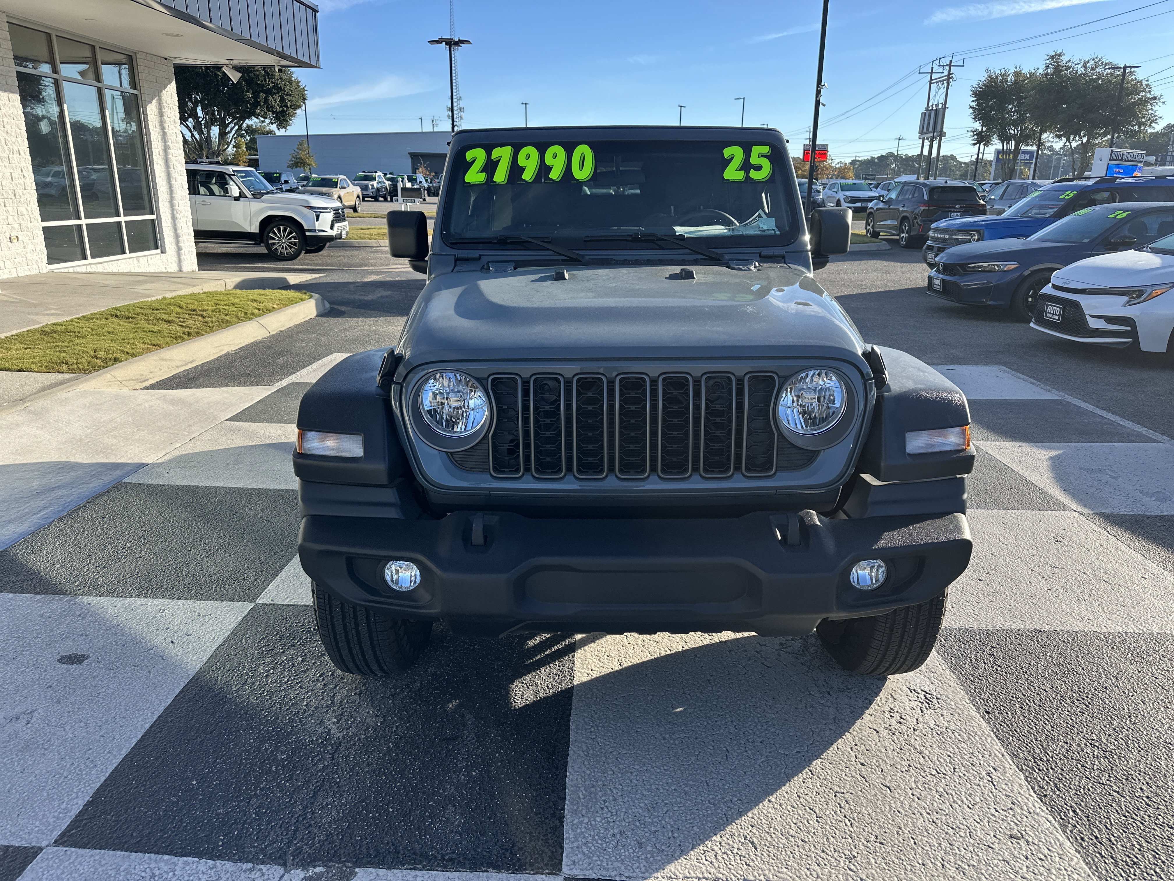Used 2025 Jeep Wrangler Sport AWD/4WD image 2