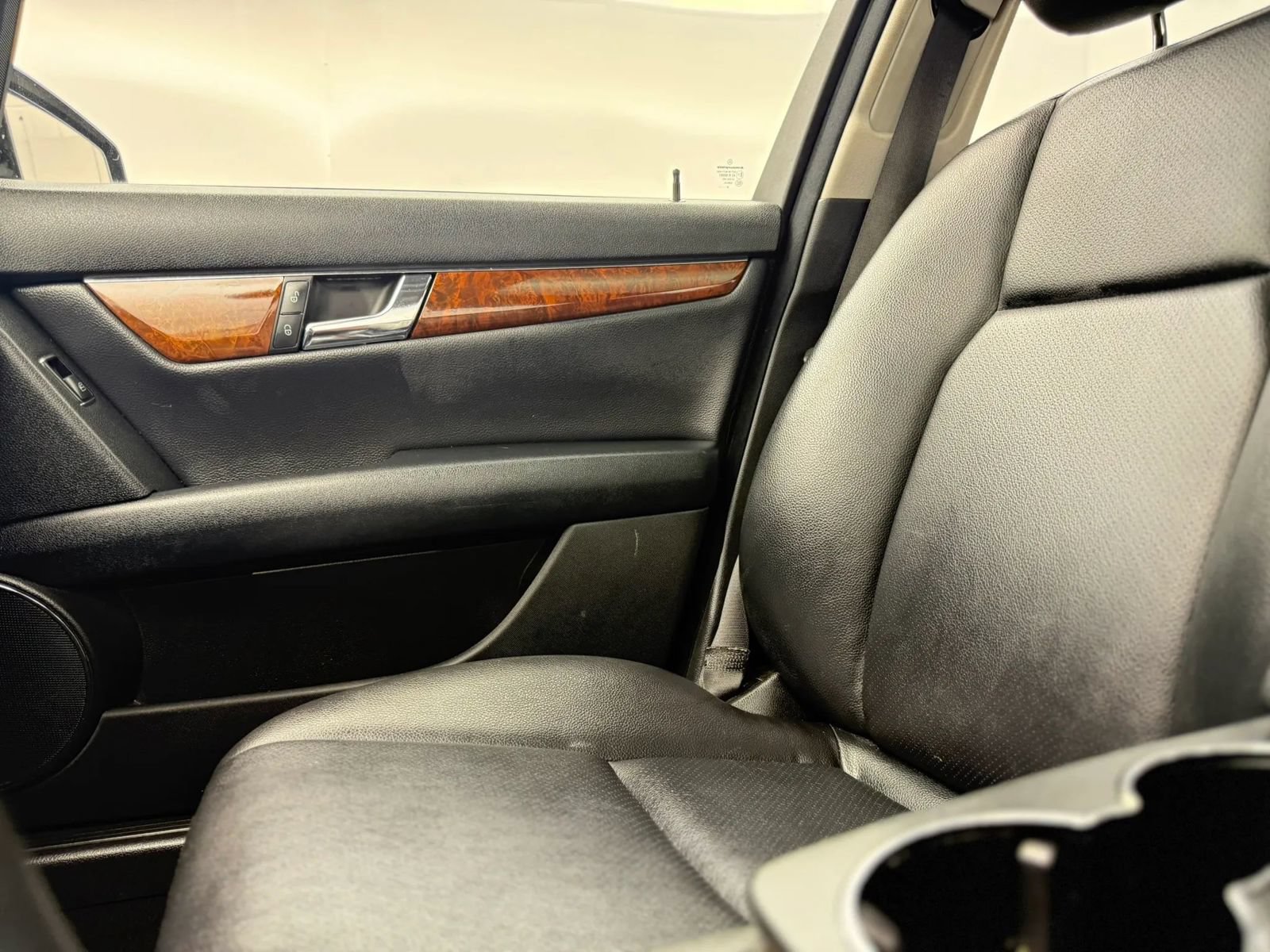 Used 2011 Mercedes-Benz C 300 4MATIC Sedan image 33