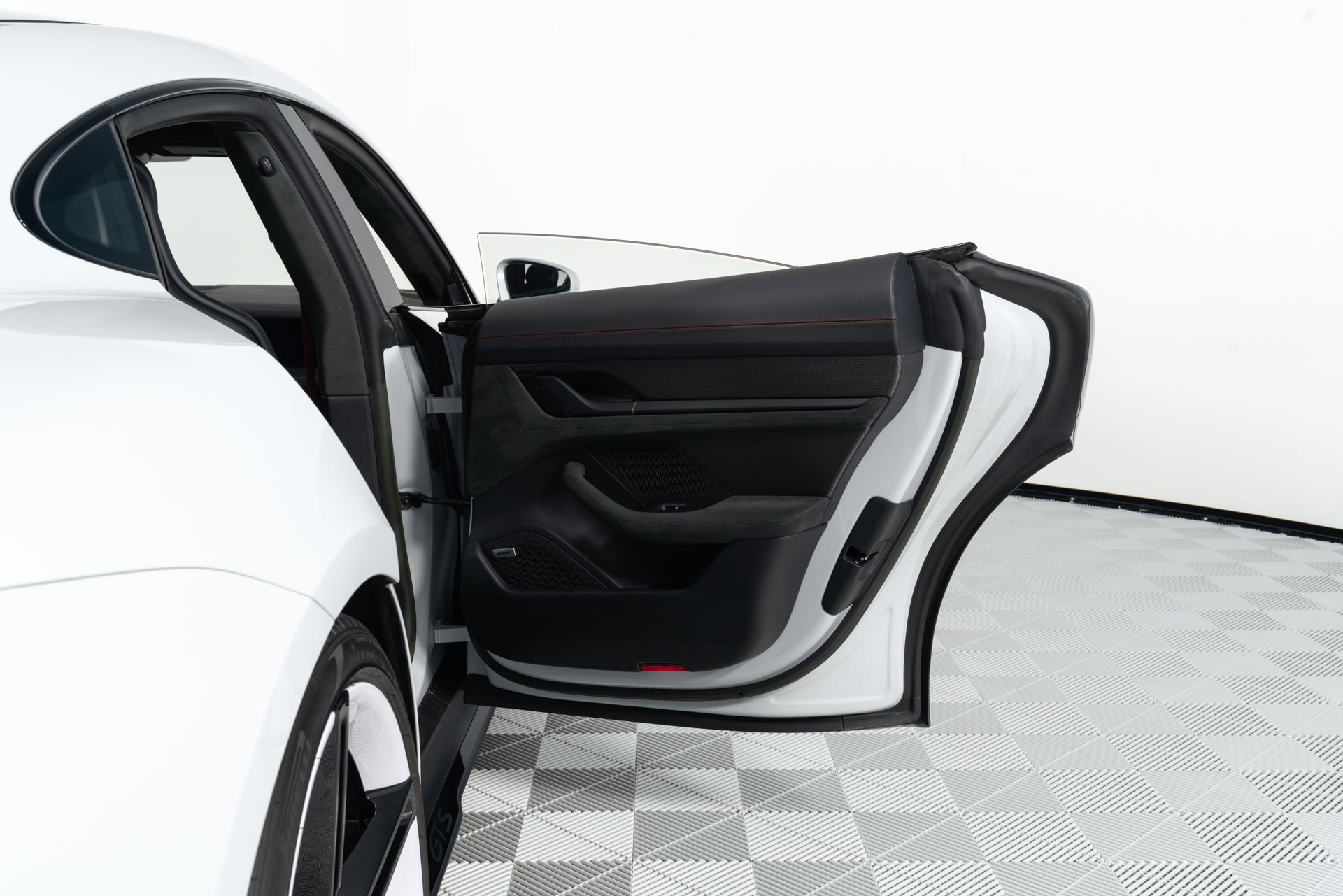 Used 2023 Porsche Taycan GTS AWD/4WD image 22