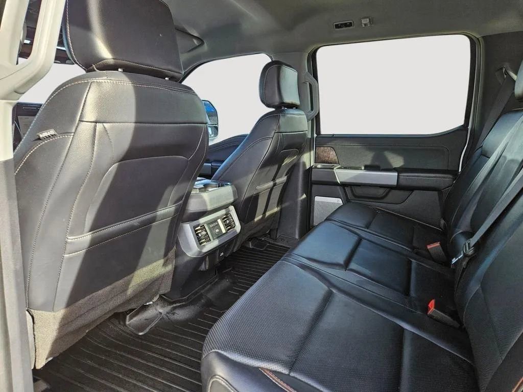 Used 2024 Ford F250 Lariat w/ Chrome Package image 28