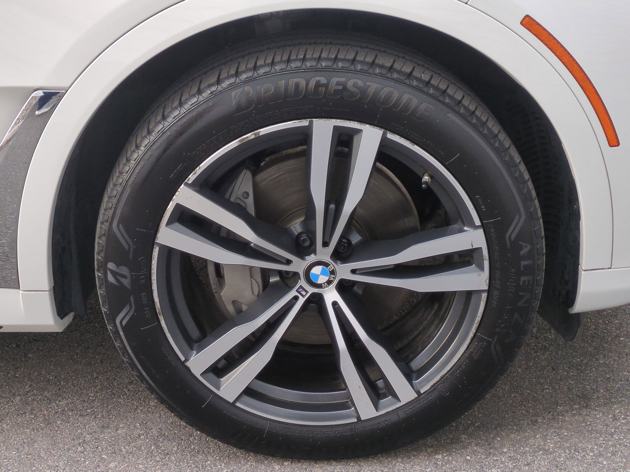 Used 2020 BMW X7 xDrive40i w/ Premium Package image 32