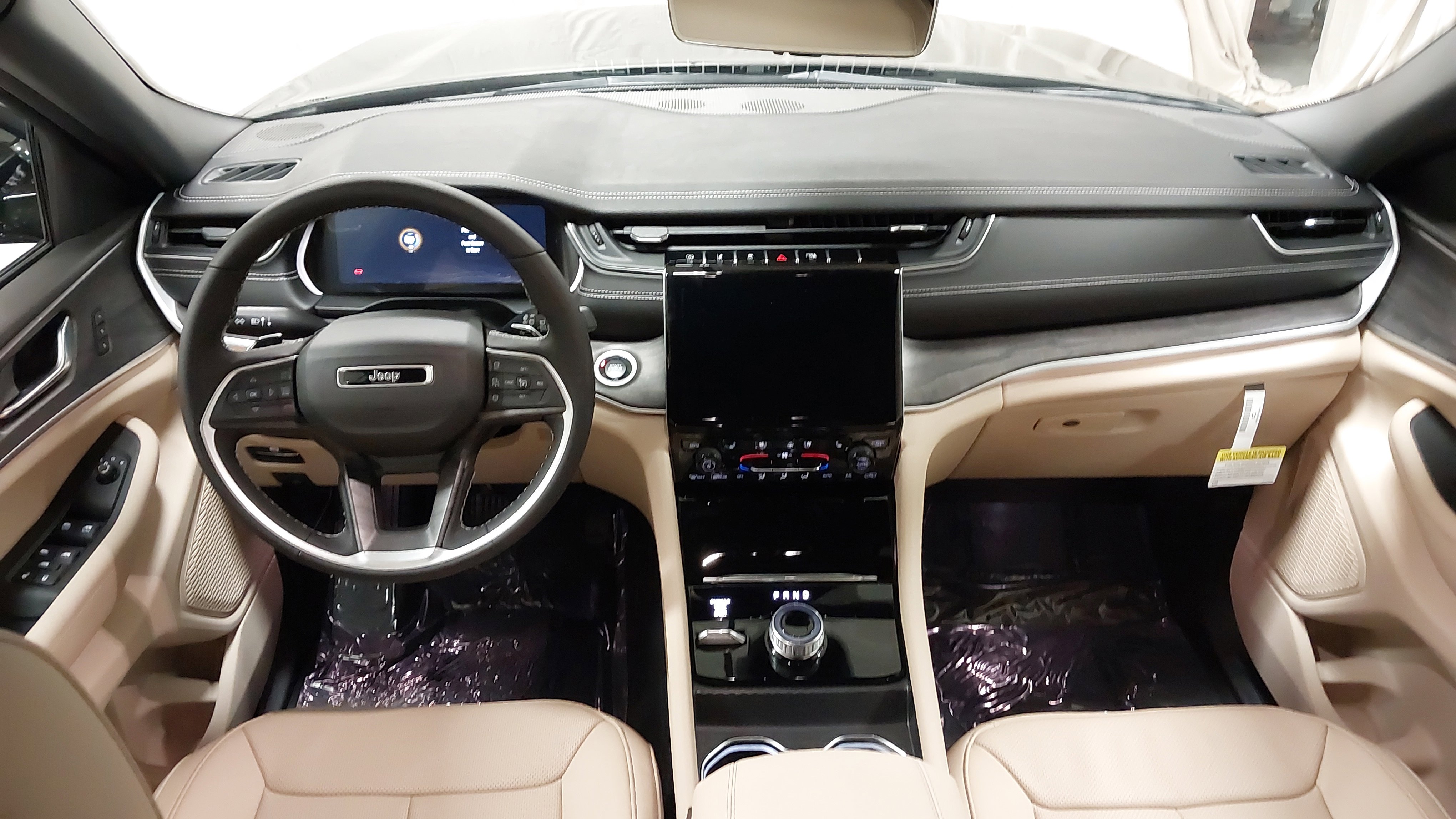 New 2025 Jeep Grand Cherokee L Limited w/ Luxury Tech Group II image 26