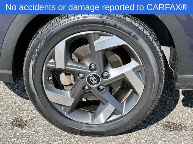 Used 2023 Hyundai Venue Limited image 11