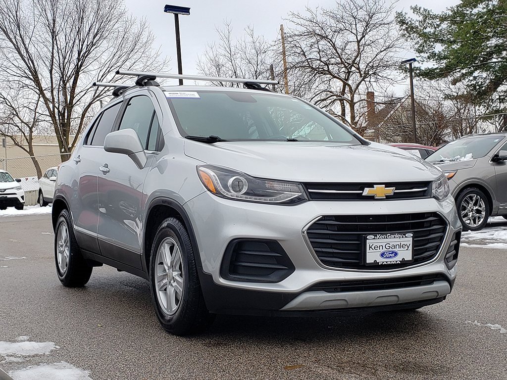 Used 2020 Chevrolet Trax LT w/ LT Convenience Package image 3