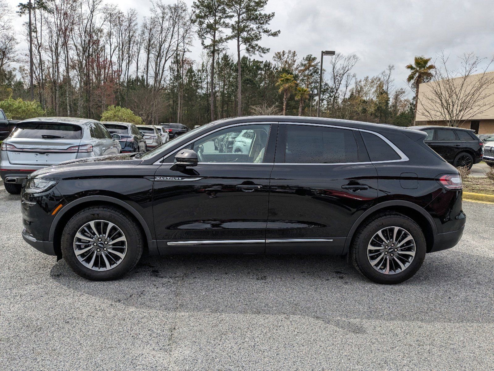 Certified 2023 Lincoln Nautilus AWD w/ Premium Package image 7