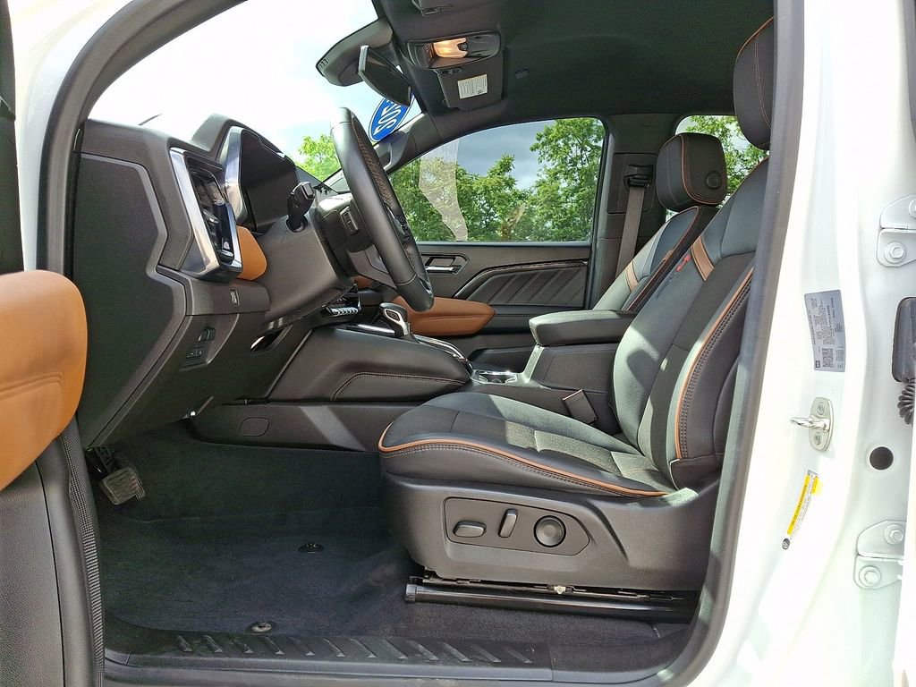 Used 2024 GMC Canyon AT4 w/ Technology Package AWD/4WD image 15
