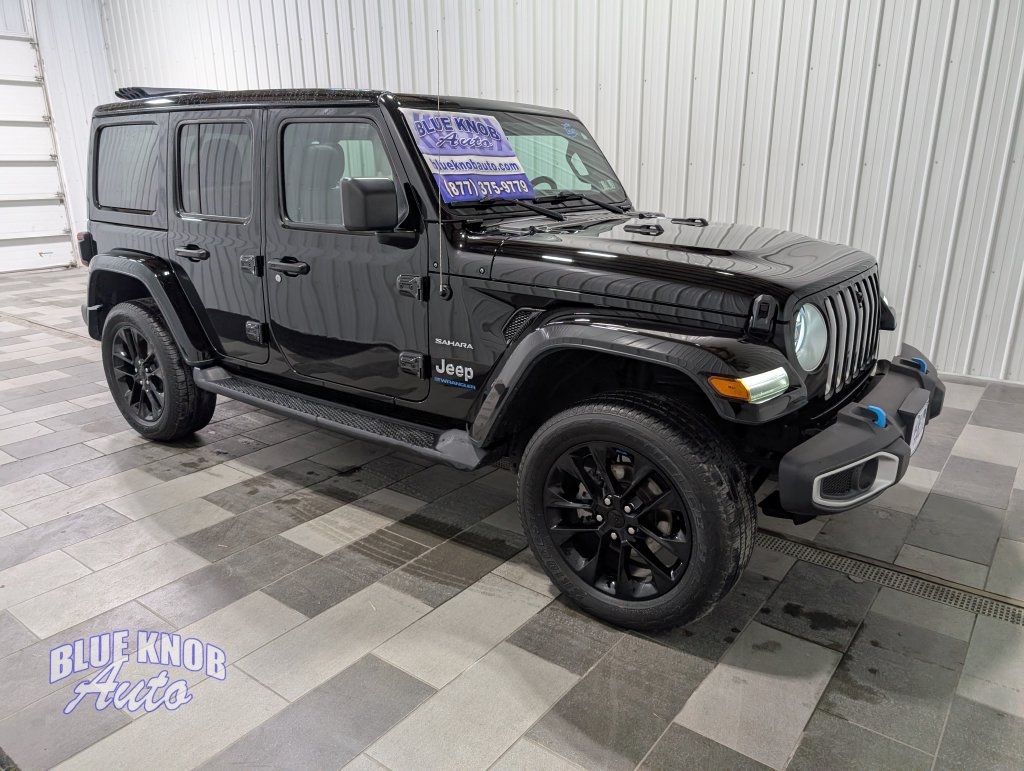Used 2023 Jeep Wrangler Unlimited Sahara w/ Cold Weather Group AWD/4WD image 5