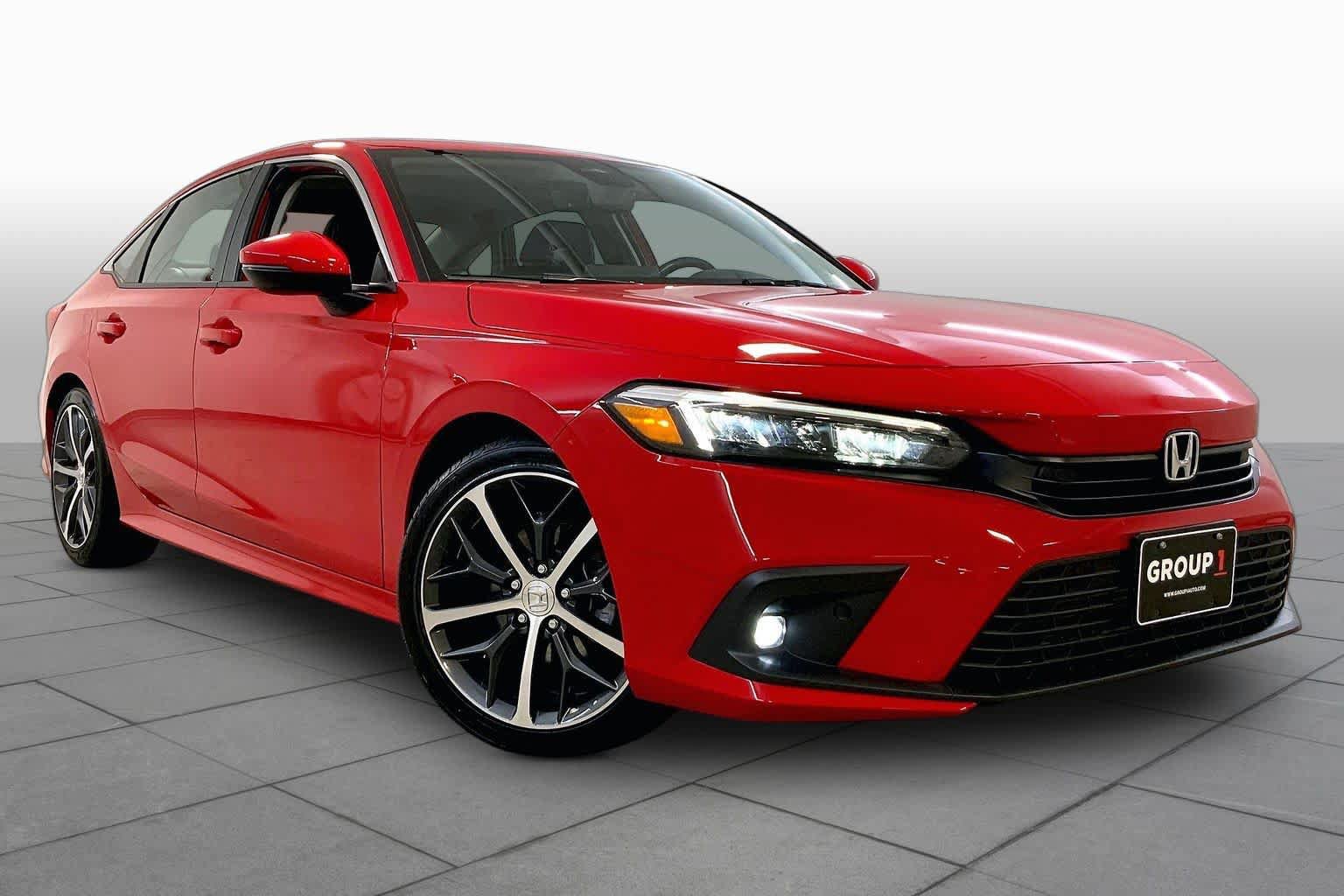 Used 2022 Honda Civic Touring image 2