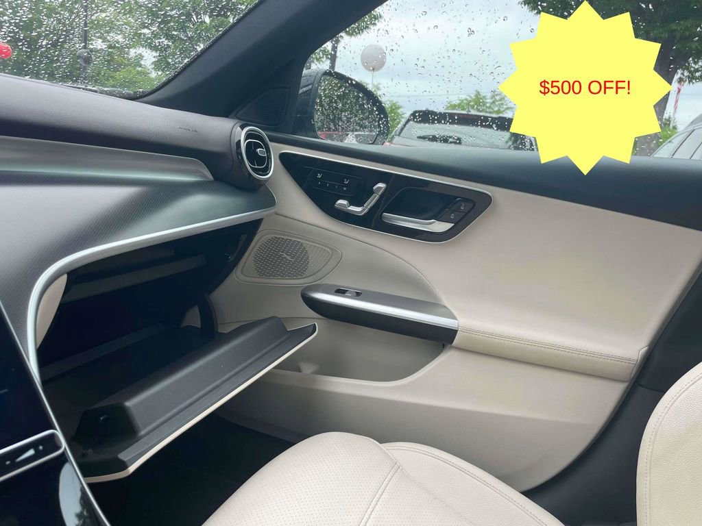 Used 2025 Mercedes-Benz C 300 4MATIC Sedan image 31