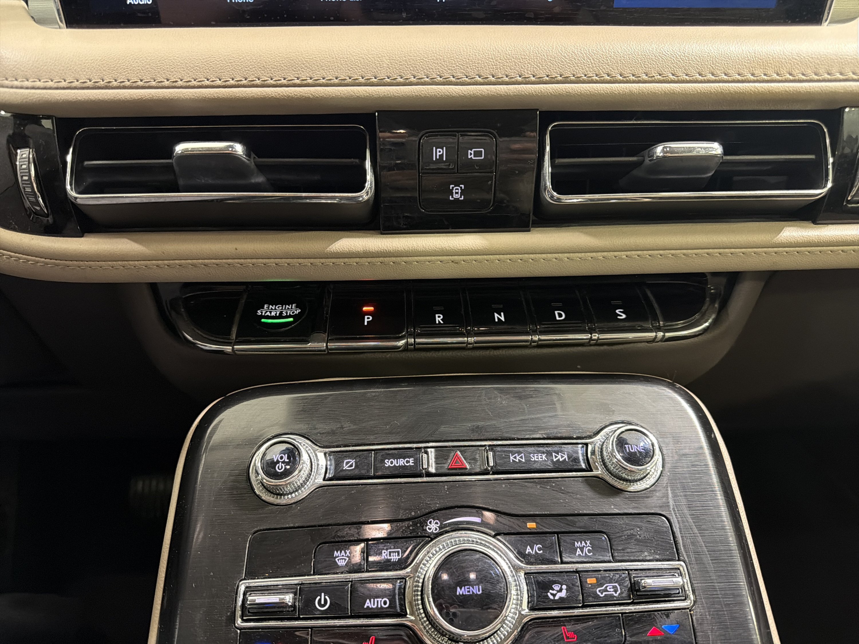 Used 2022 Lincoln Nautilus FWD image 16