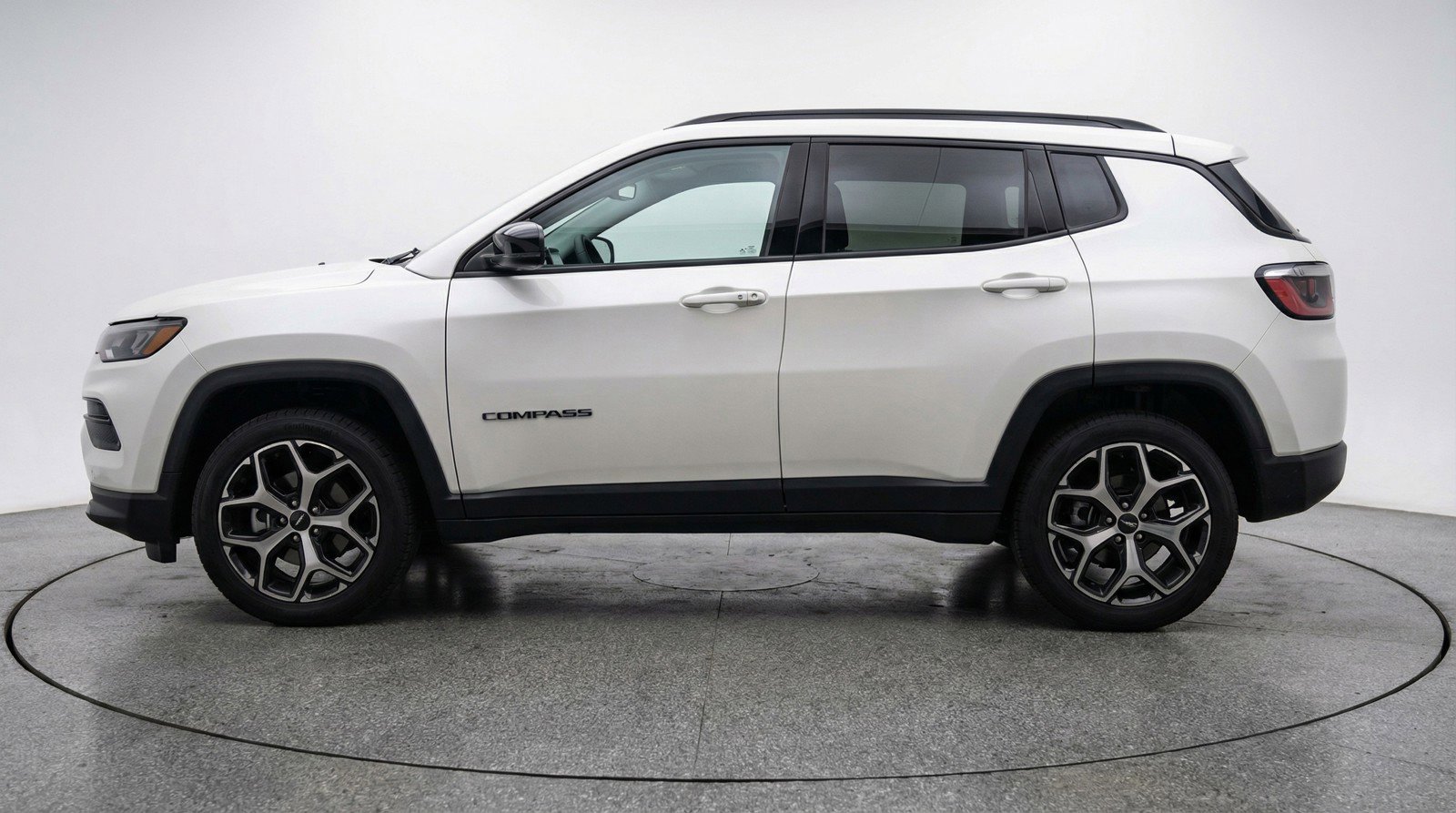 Used 2025 Jeep Compass Limited AWD/4WD image 5