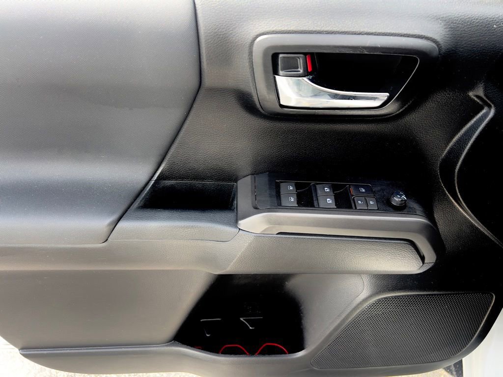Used 2021 Toyota Tacoma TRD Off-Road RWD image 16
