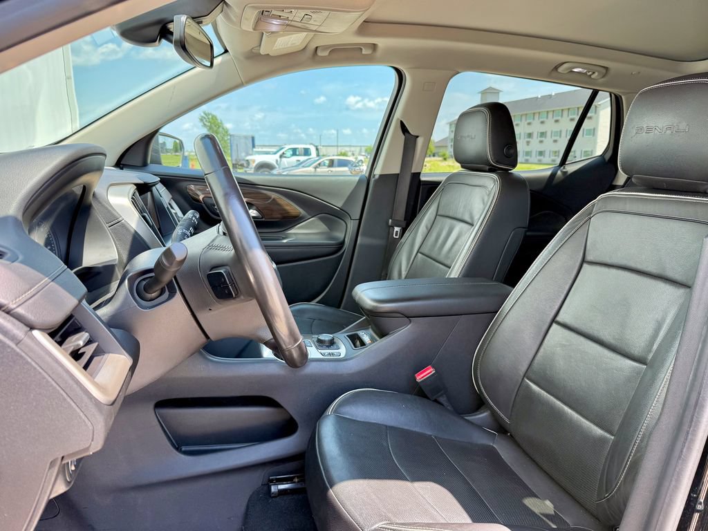 Used 2020 GMC Terrain Denali w/ Denali Premium Package AWD/4WD image 11