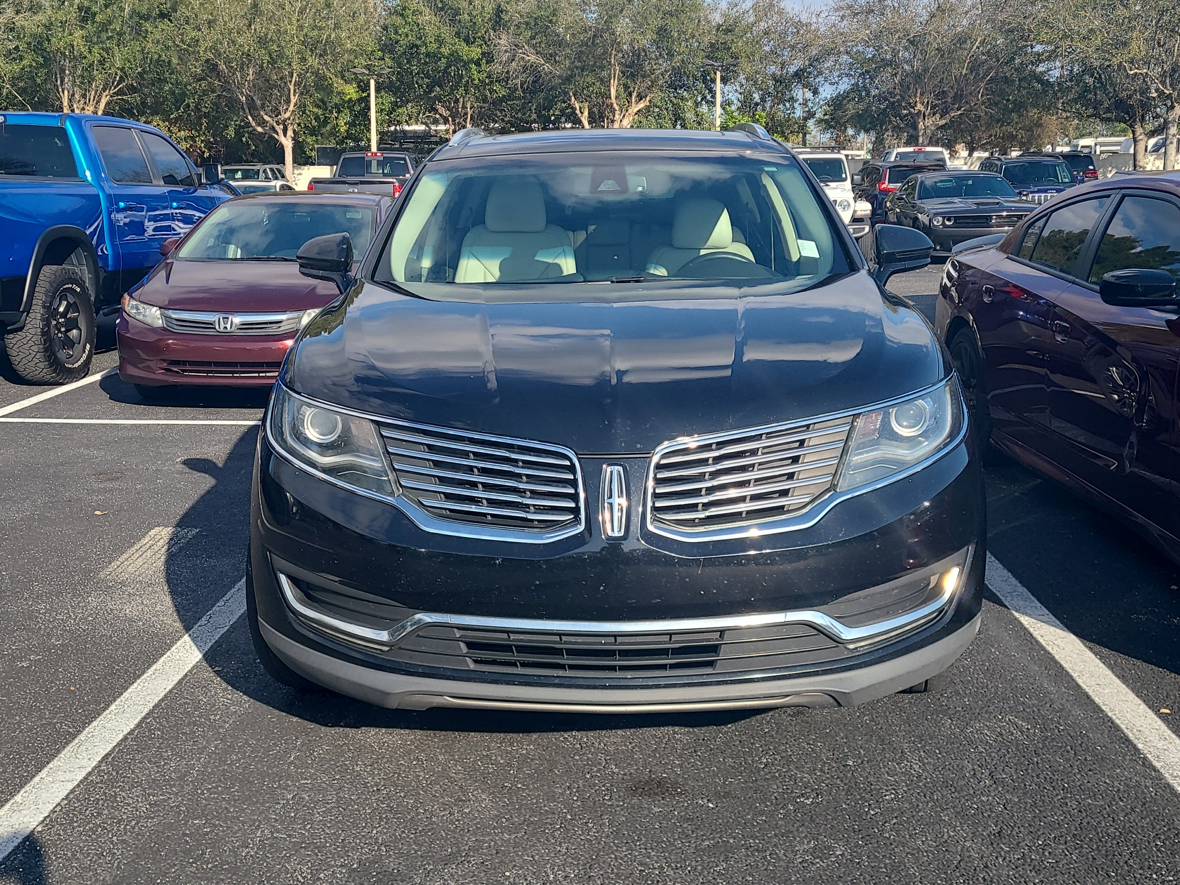 Used 2016 Lincoln MKX Reserve w/ Driver Assistance Package image 2