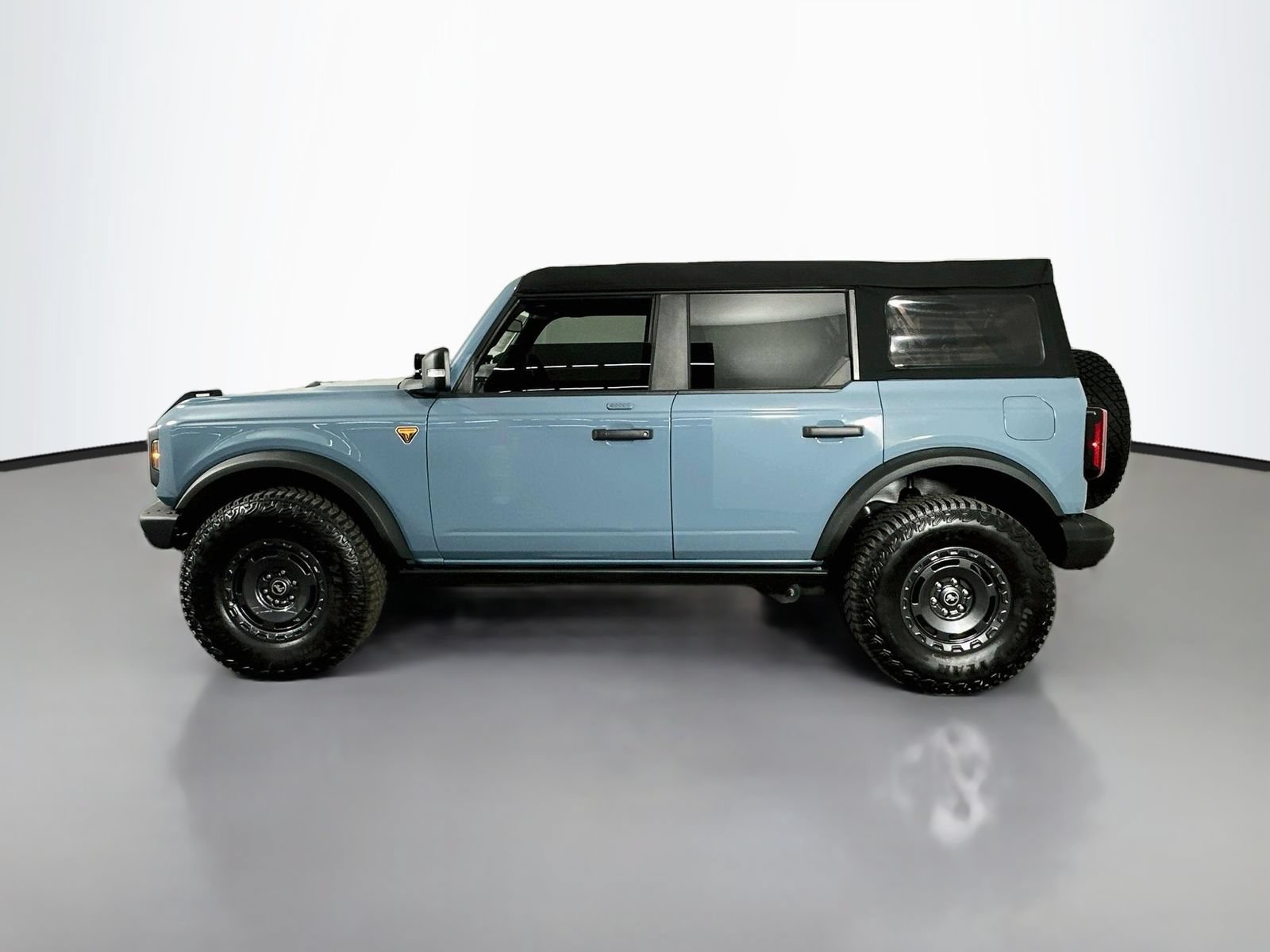 Used 2023 Ford Bronco Badlands AWD/4WD image 5