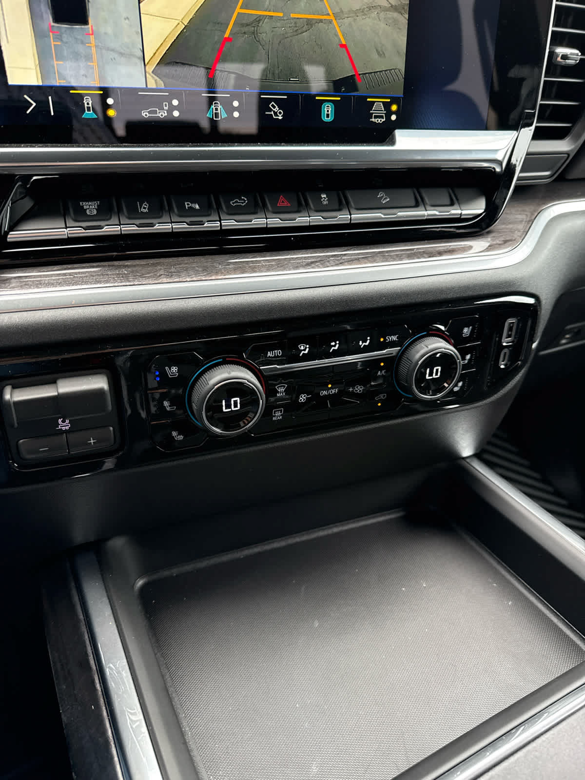 New 2026 Chevrolet Silverado 2500 LTZ w/ LTZ Plus Package AWD/4WD image 18