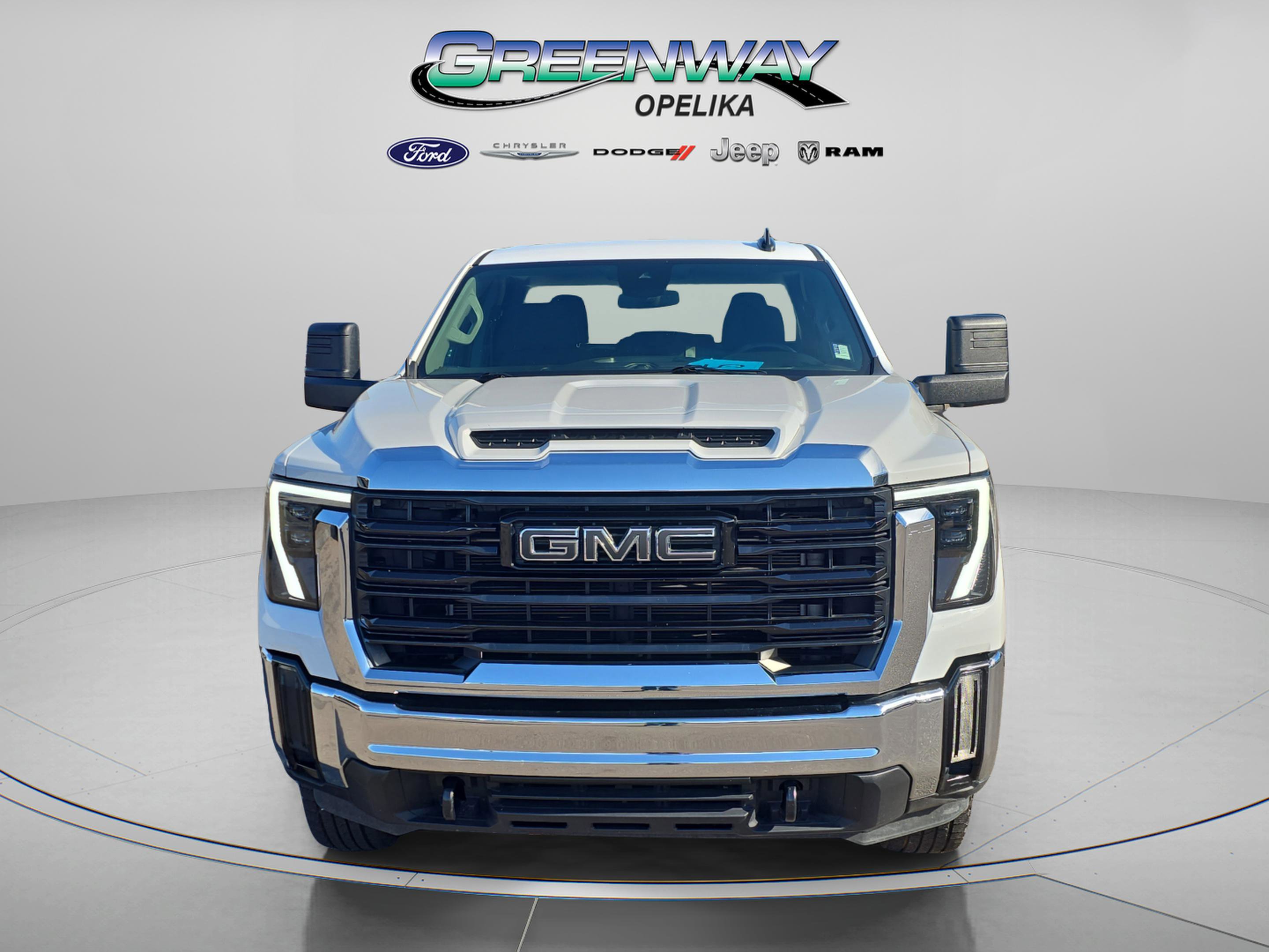 Used 2024 GMC Sierra 2500 Pro image 2