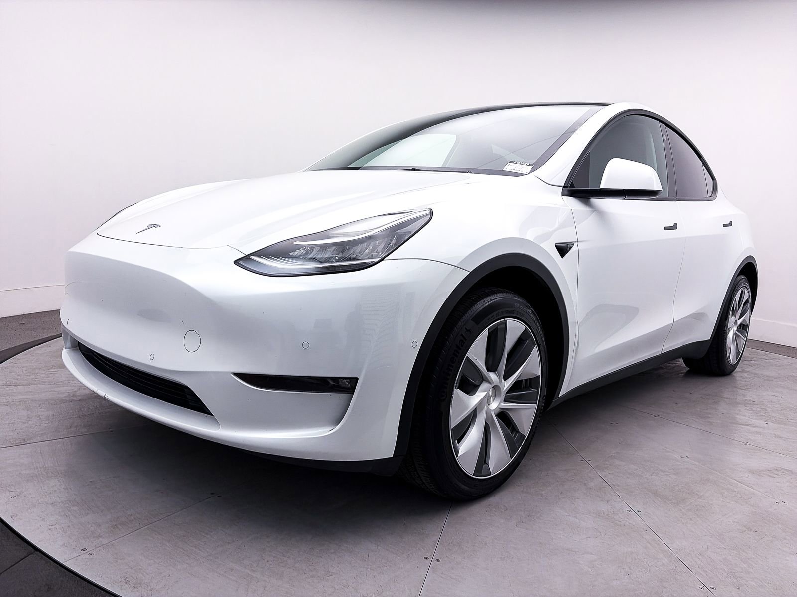 Used 2022 Tesla Model Y Long Range image 12