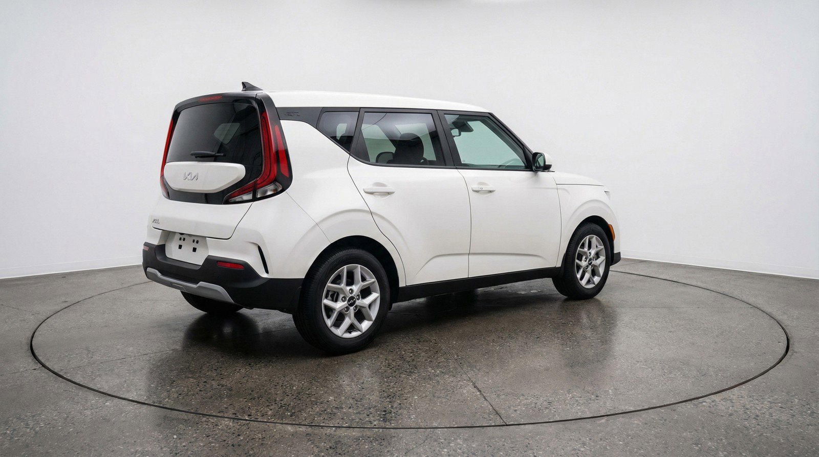 Used 2025 Kia Soul LX w/ LX Technology Package FWD image 9