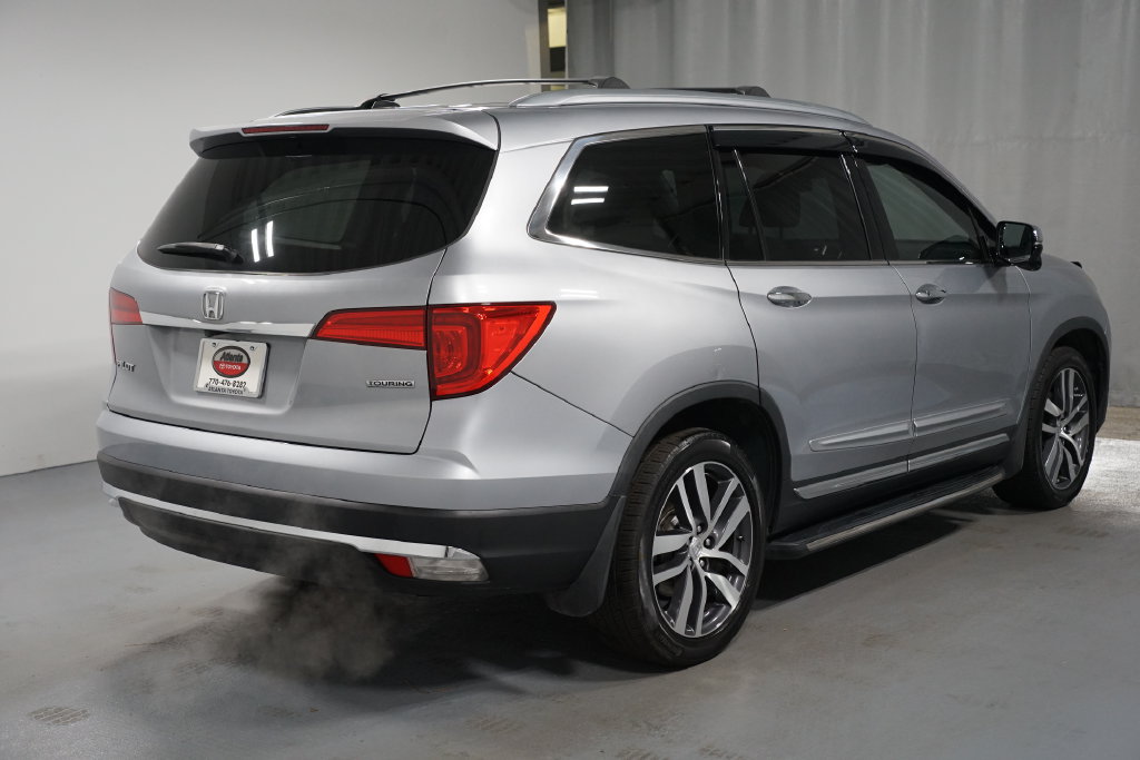 Used 2017 Honda Pilot Touring image 8