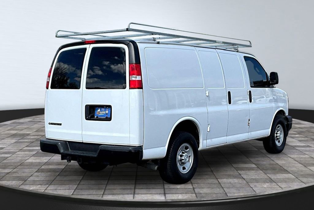 Used 2017 Chevrolet Express 2500 RWD image 6