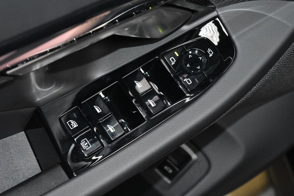 Certified 2026 BMW 540i xDrive w/ M Sport Package image 5