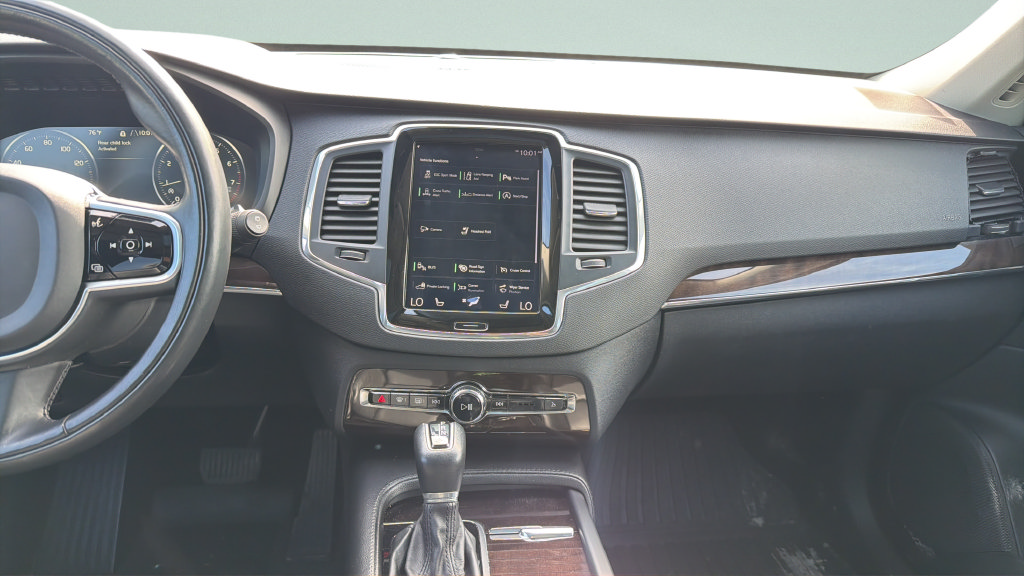 Used 2019 Volvo XC90 T5 Momentum w/ Multimedia Package AWD/4WD image 12