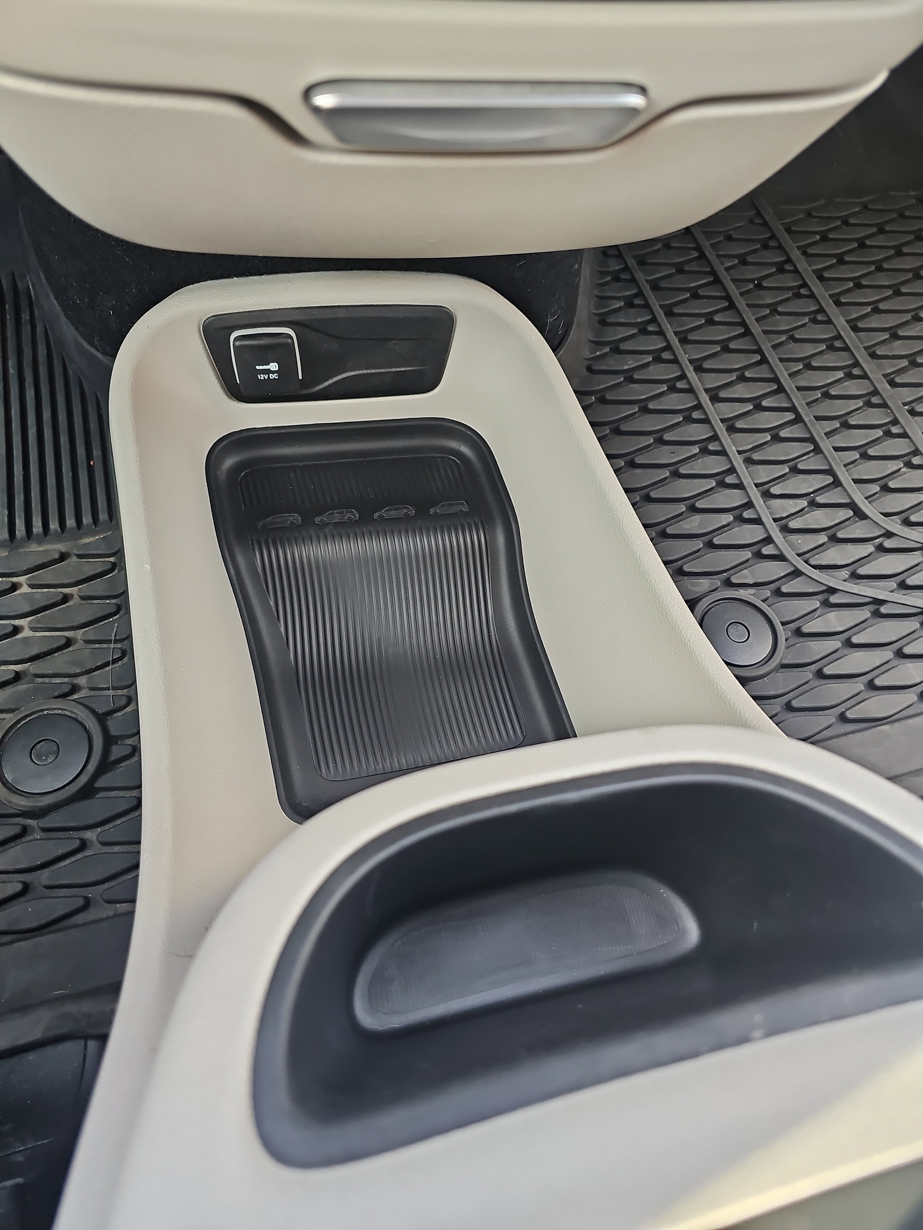 Used 2024 Chrysler Pacifica Touring-L w/ Road Tripper Package image 31