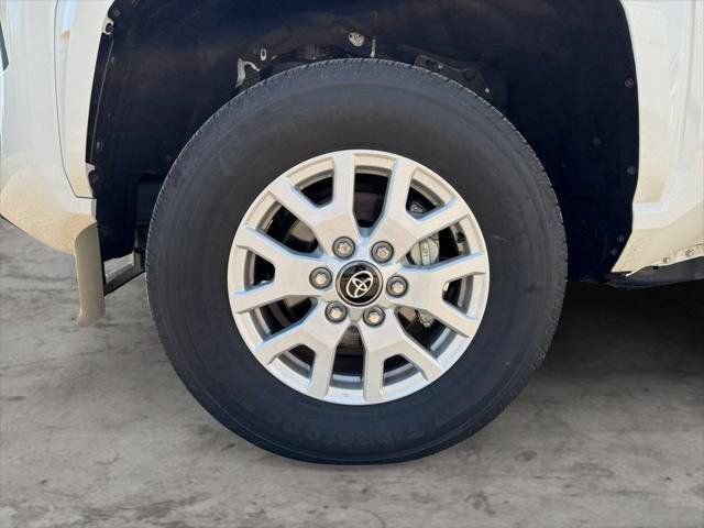 Certified 2025 Toyota Tacoma SR5 AWD/4WD image 81