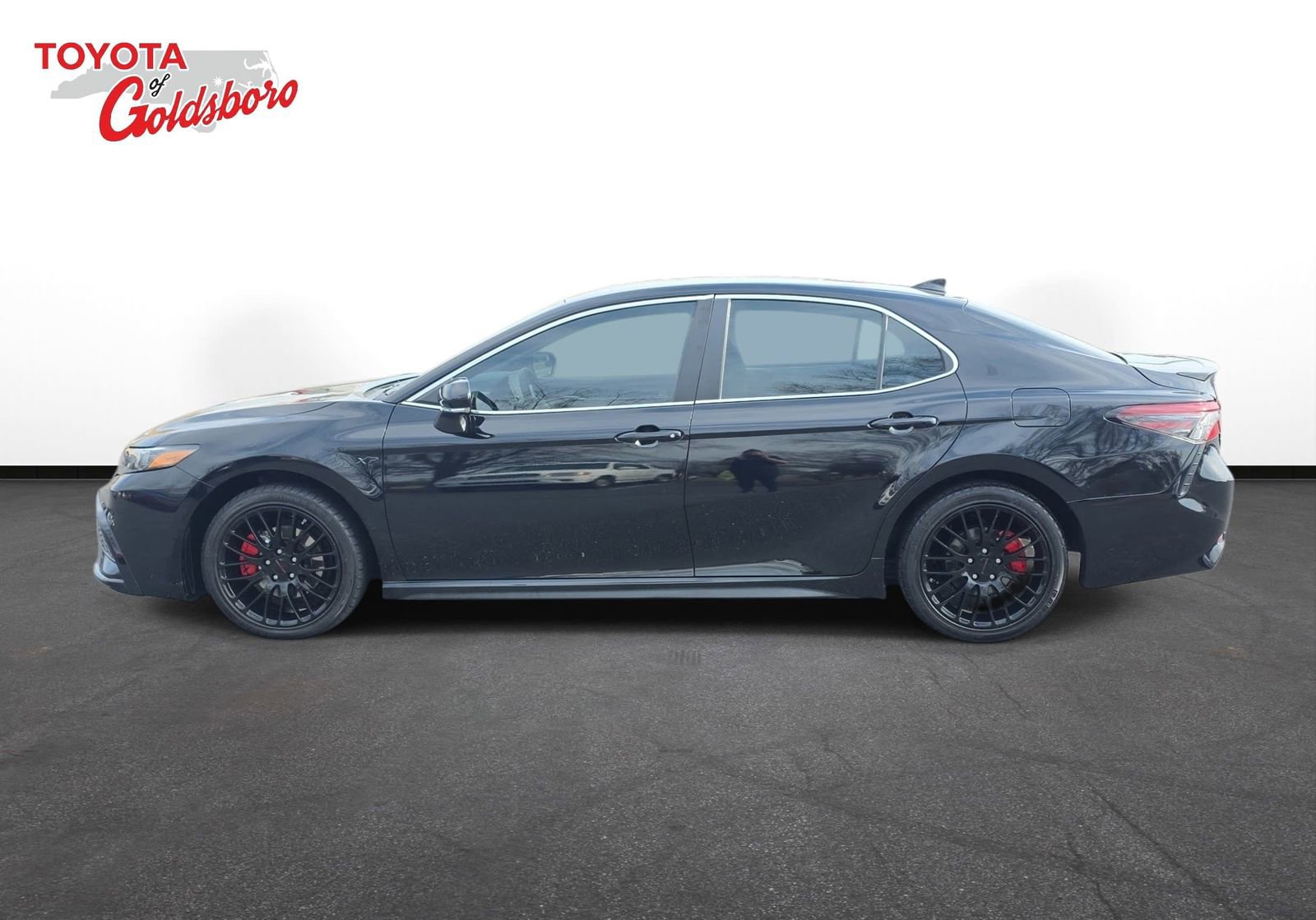 Used 2023 Toyota Camry SE image 8