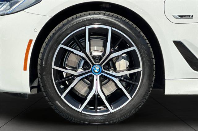 Used 2023 BMW 530e w/ M Sport Package image 25