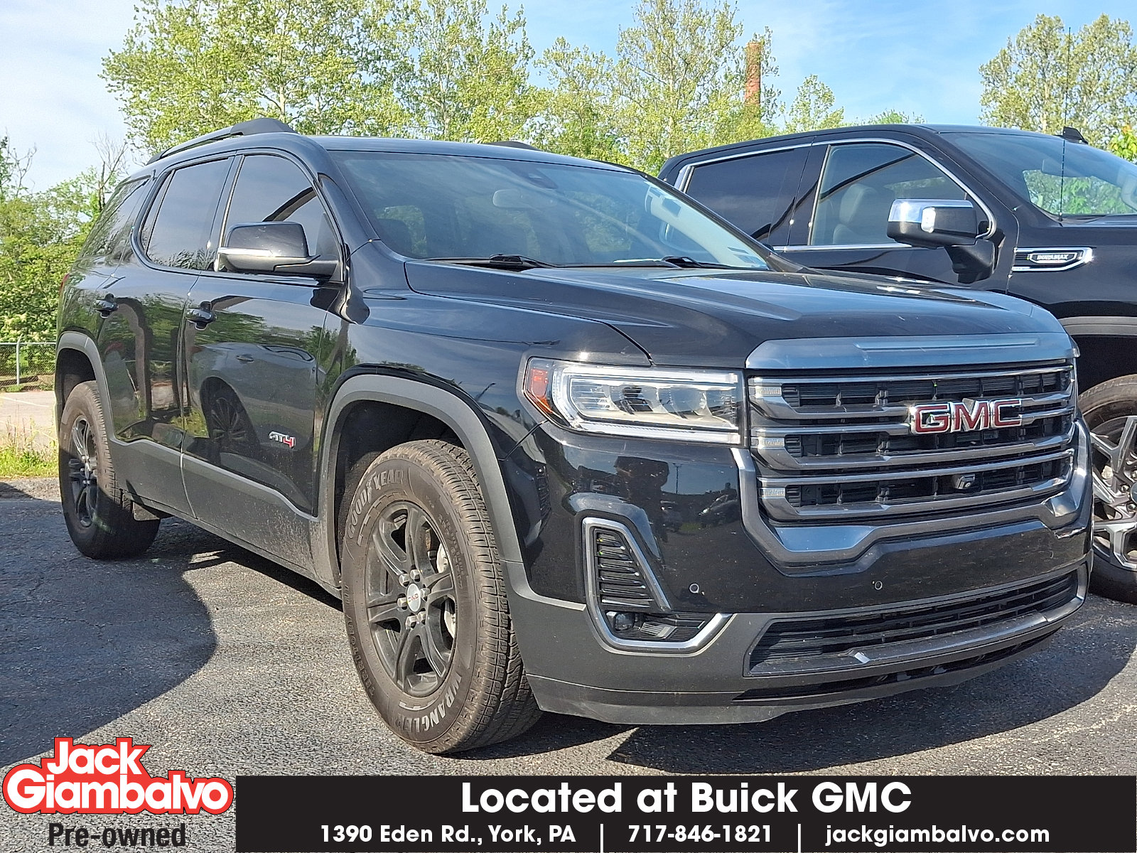 Used 2022 GMC Acadia AT4 w/ Technology Package AWD/4WD image 1