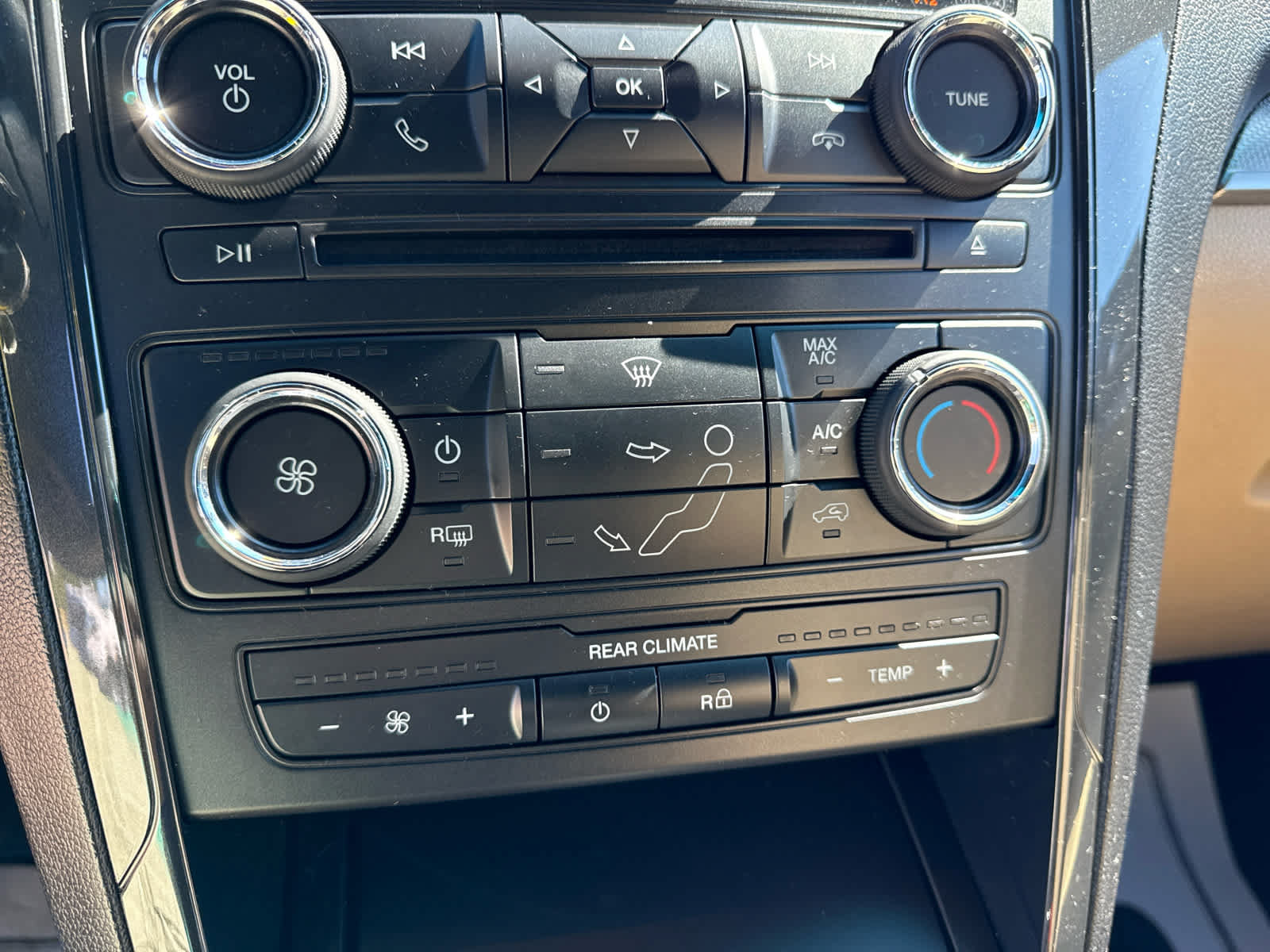 Used 2017 Ford Explorer FWD image 18