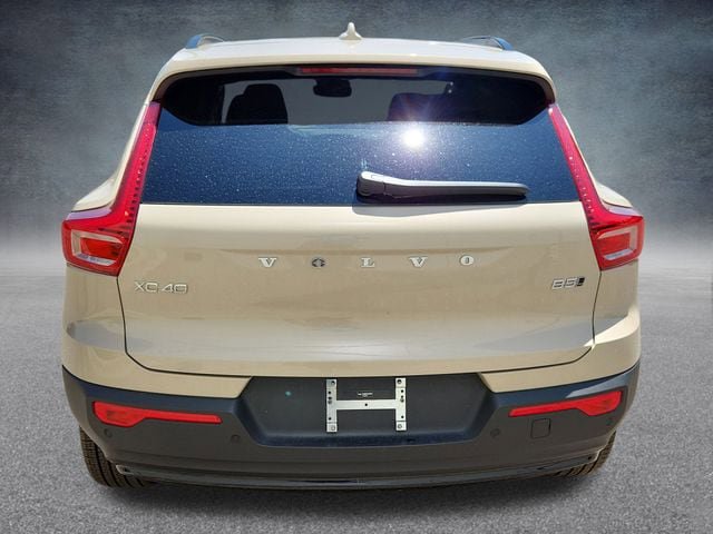 New 2025 Volvo XC40 B5 Ultra w/ Climate Package AWD/4WD image 4