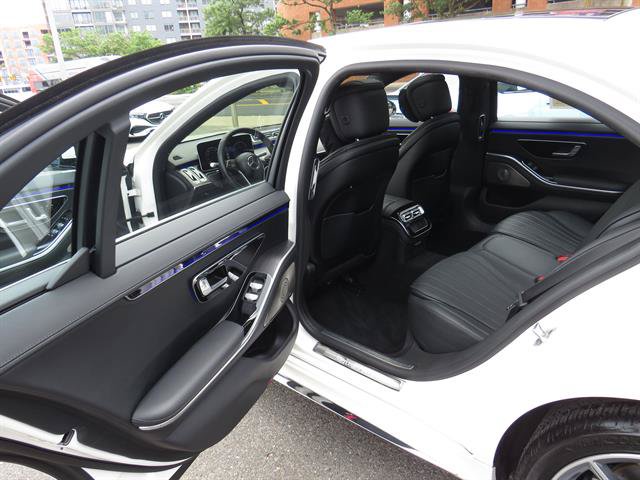 Certified 2022 Mercedes-Benz S 500 4MATIC w/ AMG Line Package image 22