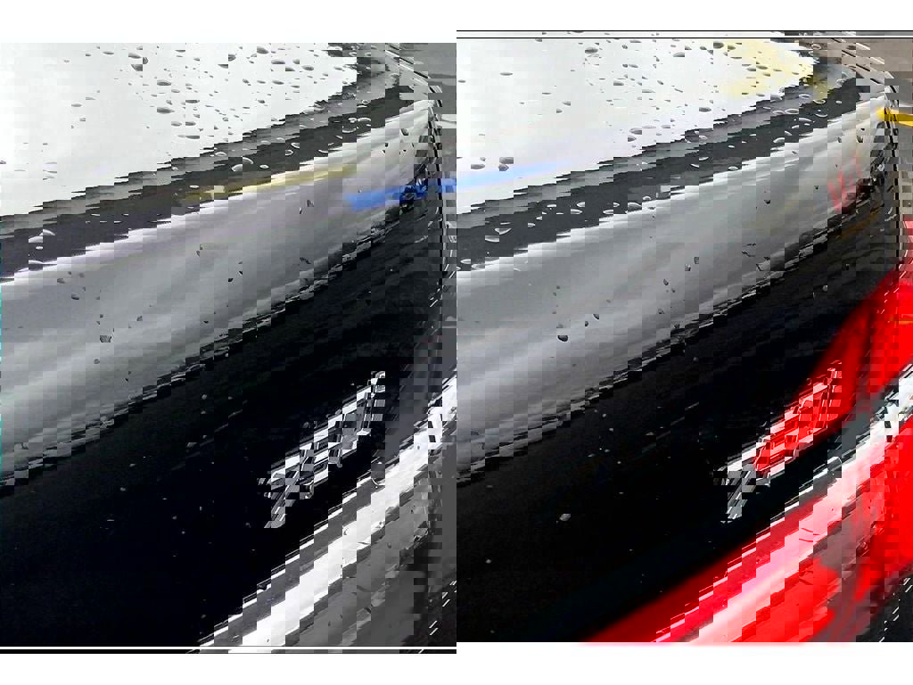 Used 2016 BMW 750i xDrive image 9