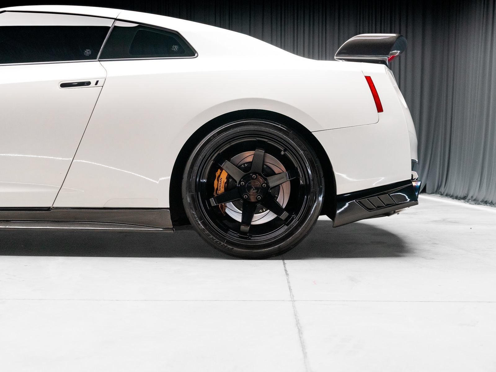 Used 2015 Nissan GT-R Premium AWD/4WD image 40