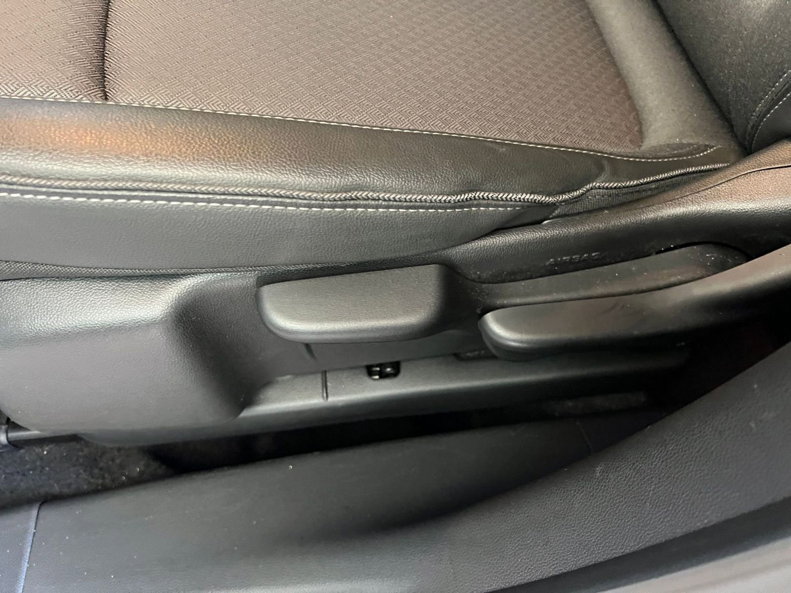 Used 2025 Buick Encore GX Preferred image 23