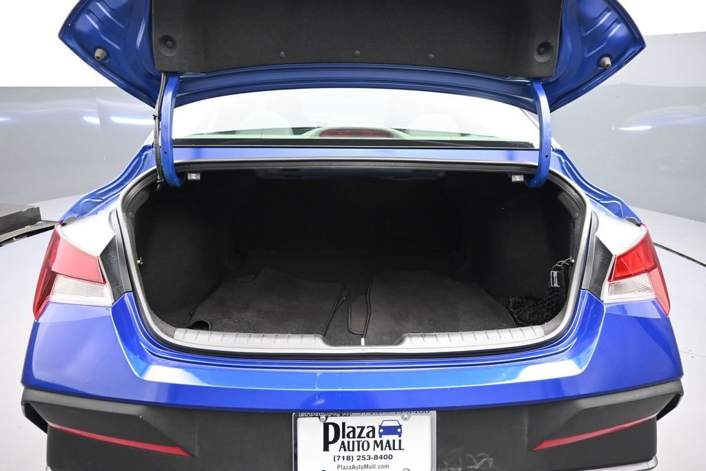 Certified 2024 Hyundai Elantra SEL FWD image 21