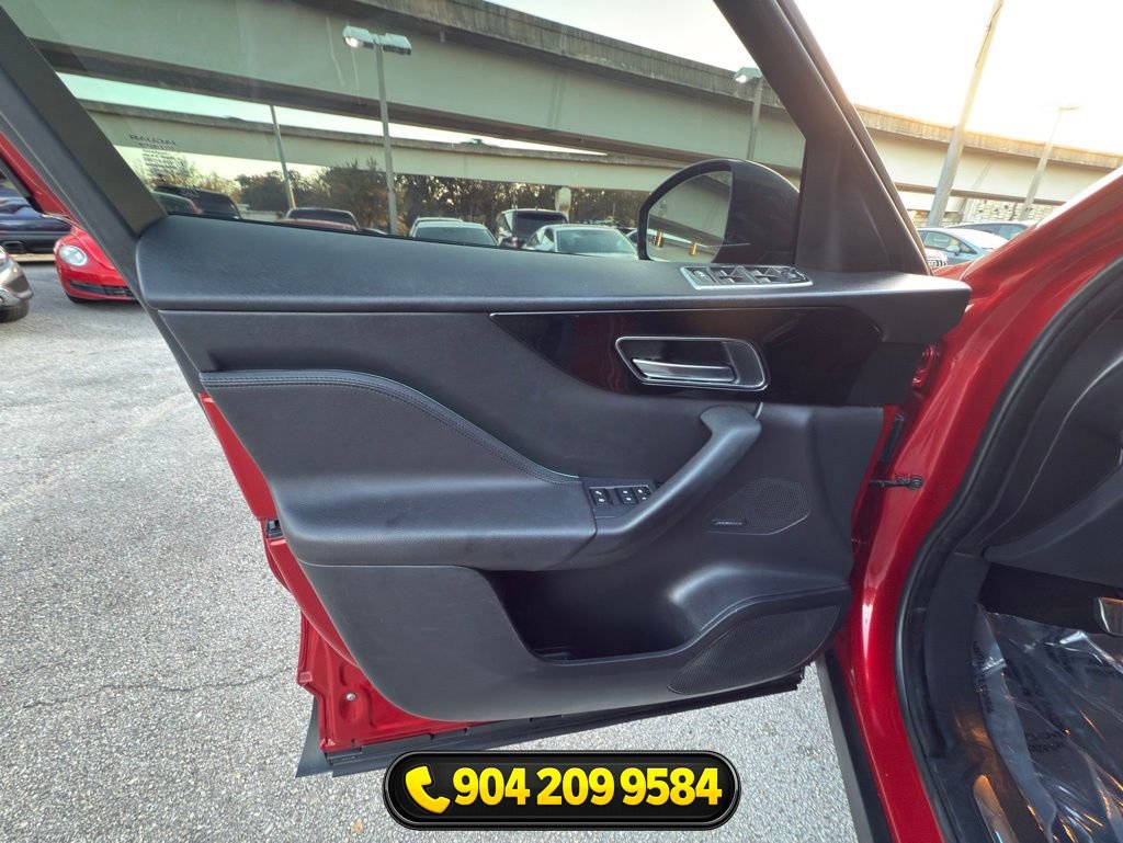 Used 2020 Jaguar F-PACE Premium image 18