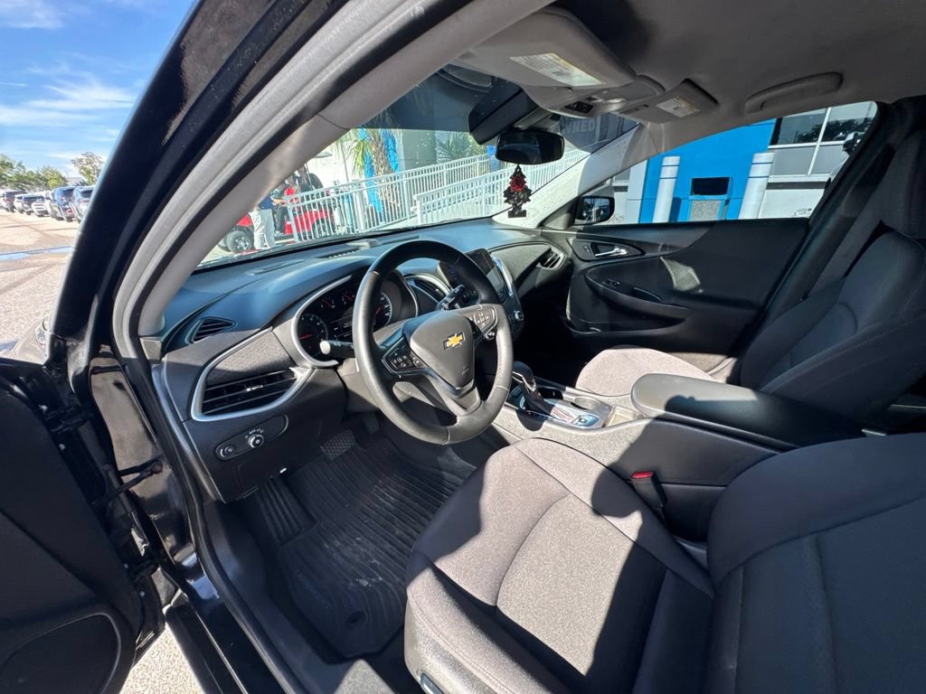 Used 2024 Chevrolet Malibu RS FWD image 12